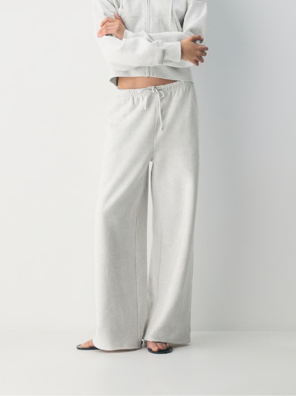 Aritzia Sweatfleece Mega Flutter Sweatpants in Heather Gray